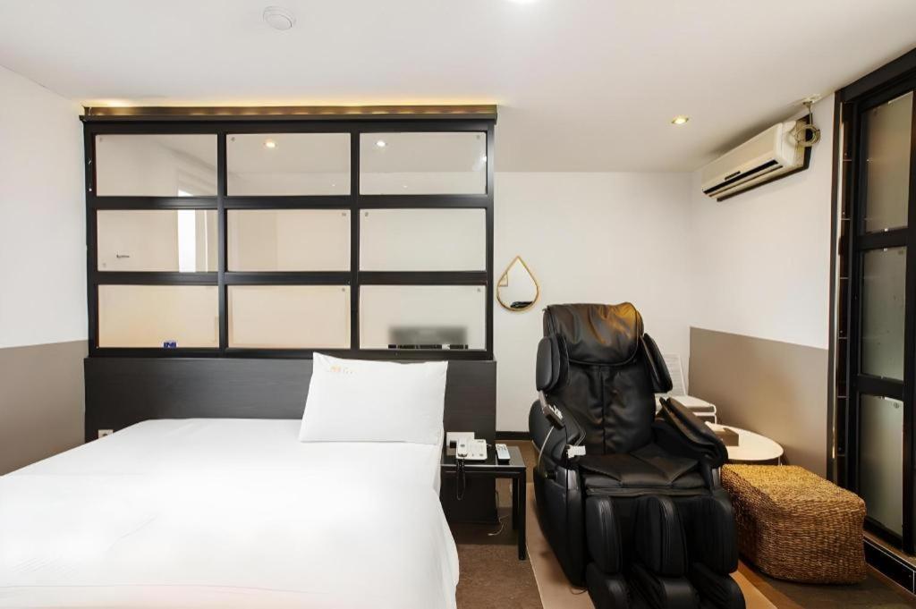 M7 Business Hotel Chilgok Exterior foto