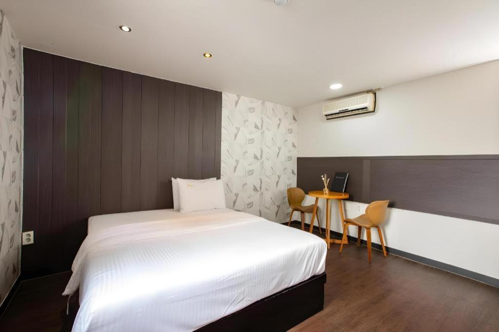 M7 Business Hotel Chilgok Exterior foto